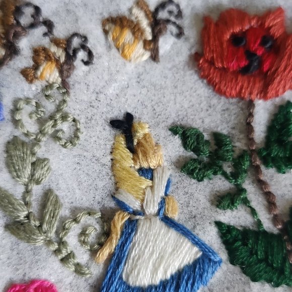 How do you get to Wonderland? - Picture 2 of 2